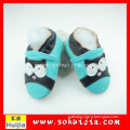 Guangzhou new arrival black owl moccasins cow leather soft embroidered girls school shoes